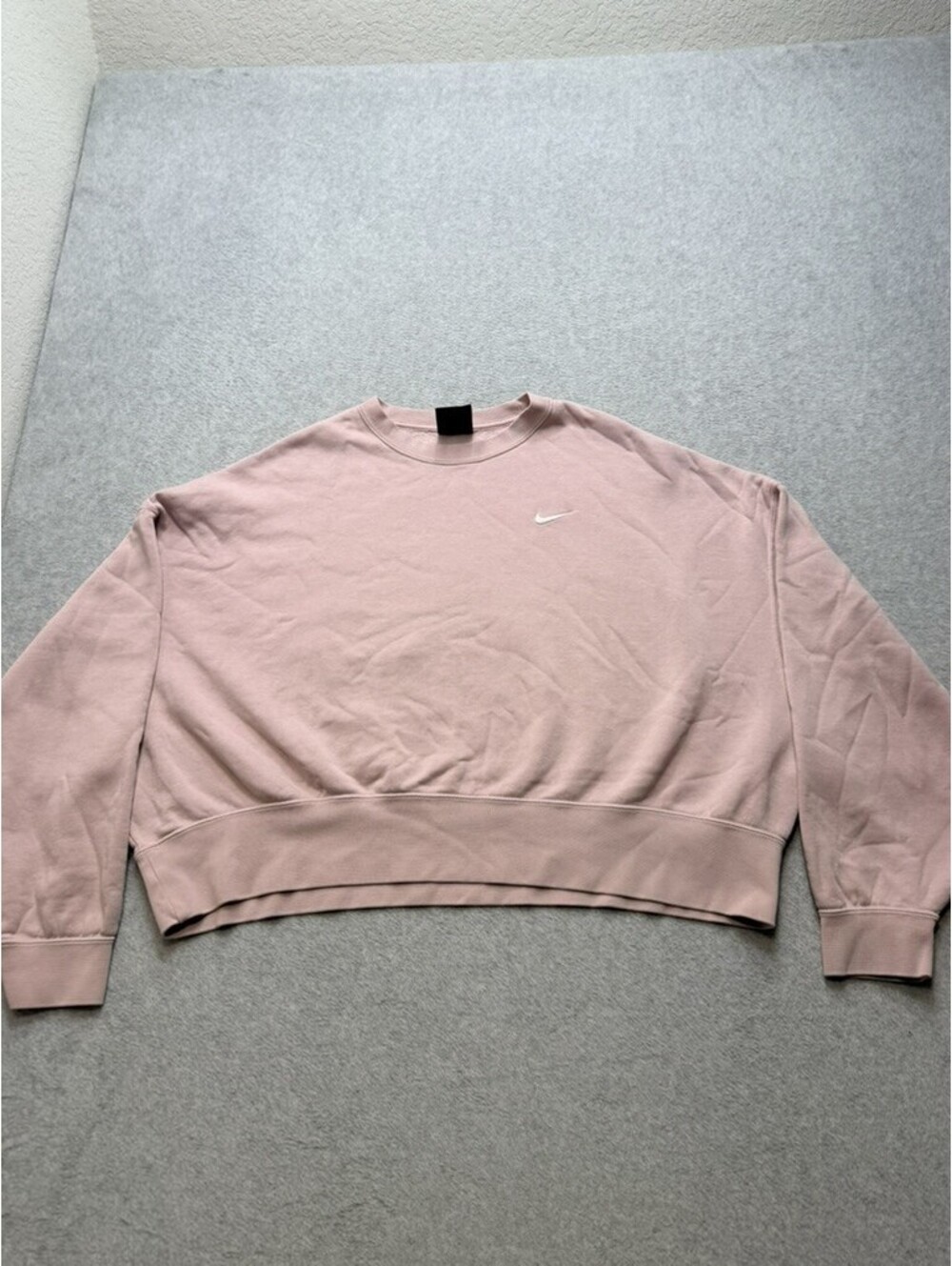 Nike Pink cropped Crewneck Sweatshirt